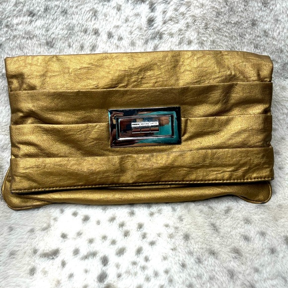 Gorgeous Gold Clutch - Picture 1 of 9